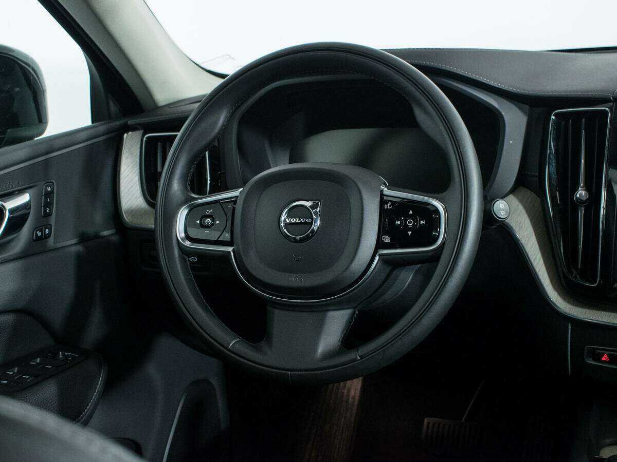 Volvo XC60, 2019 Фото №12