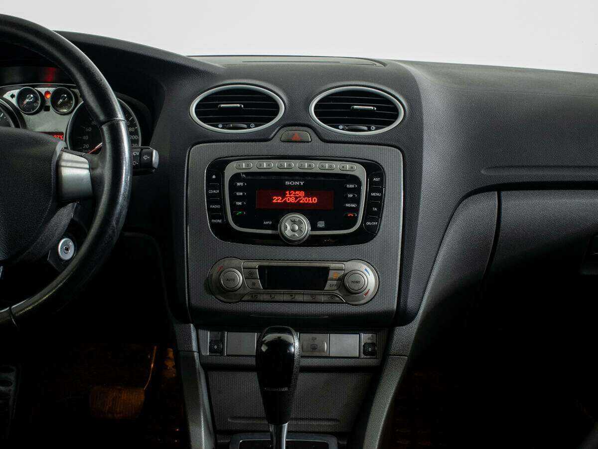 Ford Focus, 2010 Фото №9