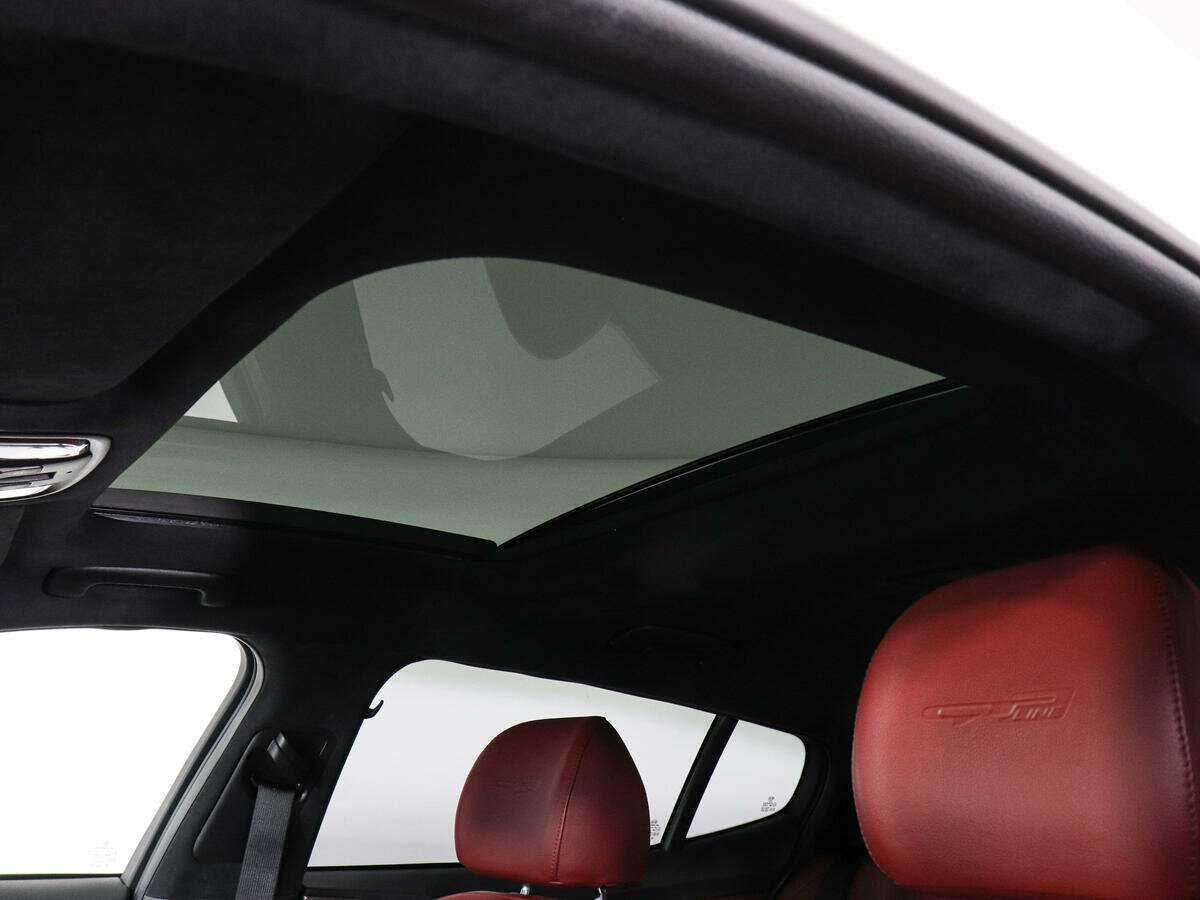 Kia Stinger, 2018 Фото №13