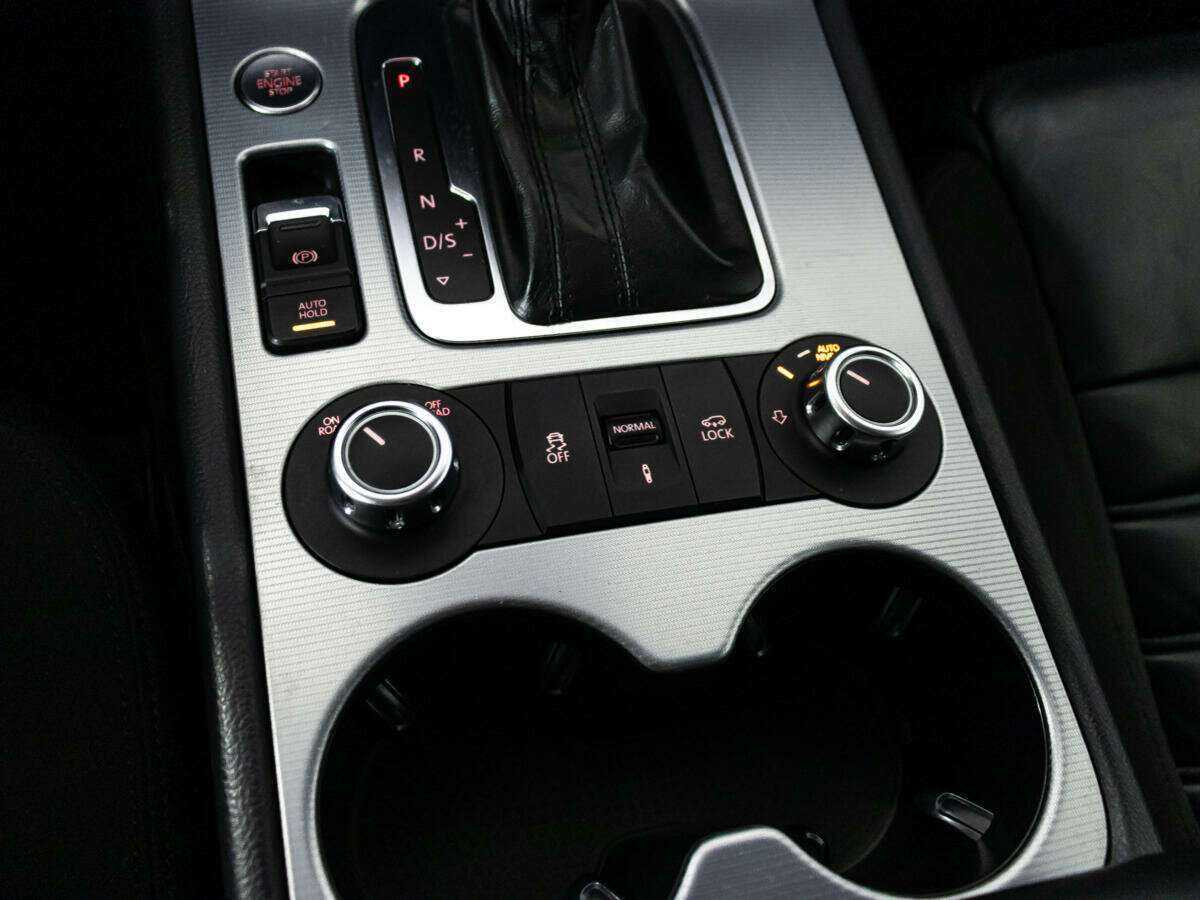 Volkswagen Touareg, 2012 Фото №18