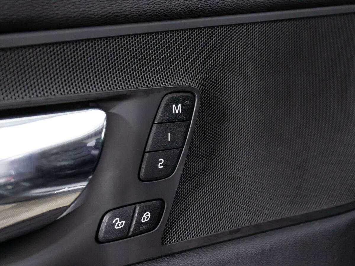 Volvo XC60, 2018 Фото №18