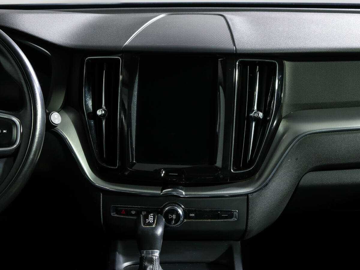 Volvo XC60, 2019 Фото №11