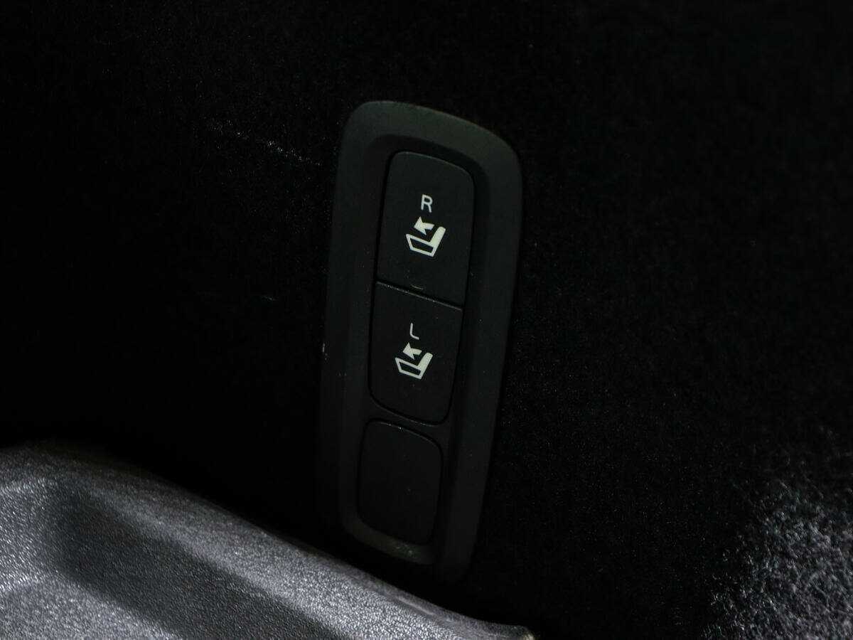 Volvo XC60, 2019 Фото №16