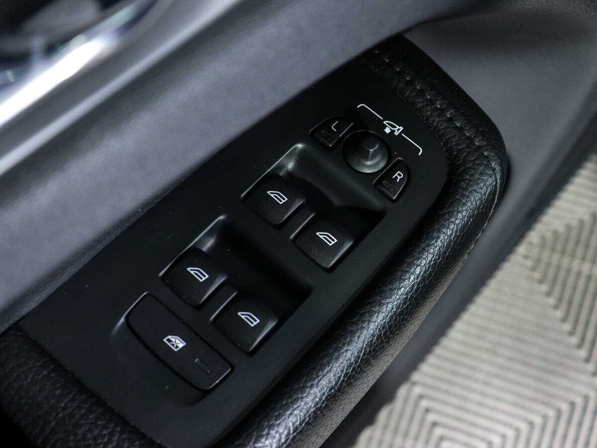 Volvo XC60, 2019 Фото №17