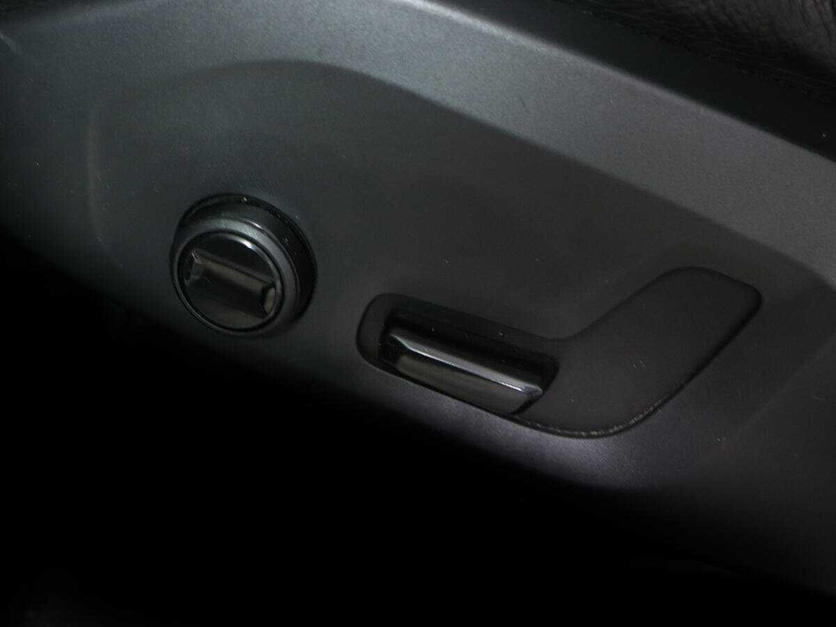 Volvo XC60, 2019 Фото №18