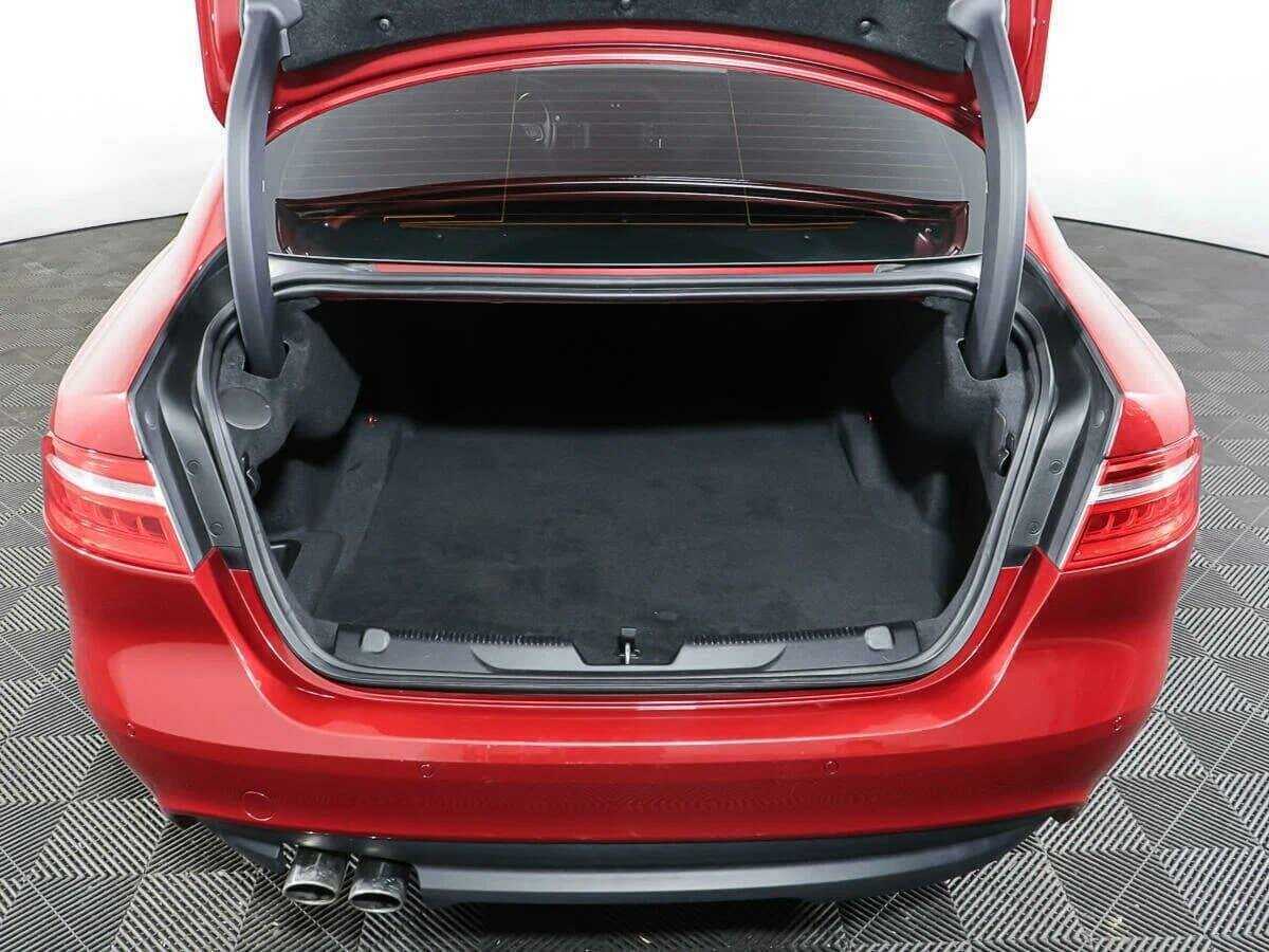 Jaguar XE, 2018 Фото №16