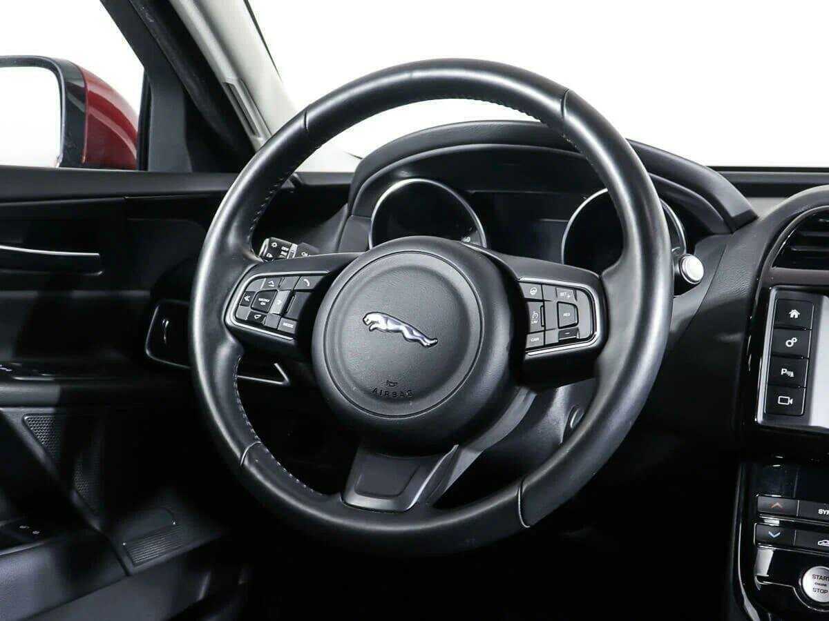 Jaguar XE, 2018 Фото №18
