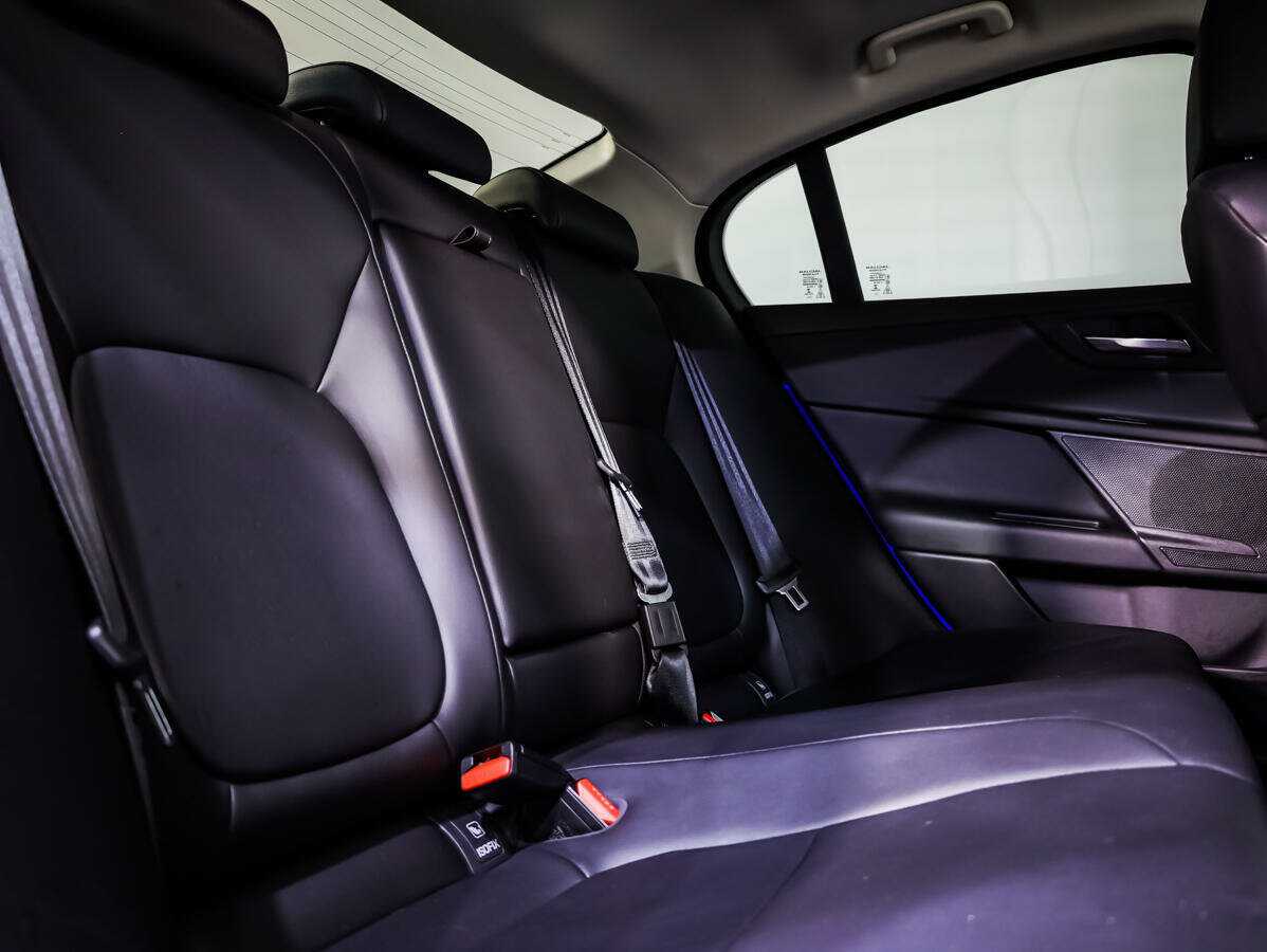 Jaguar XE, 2017 Фото №13