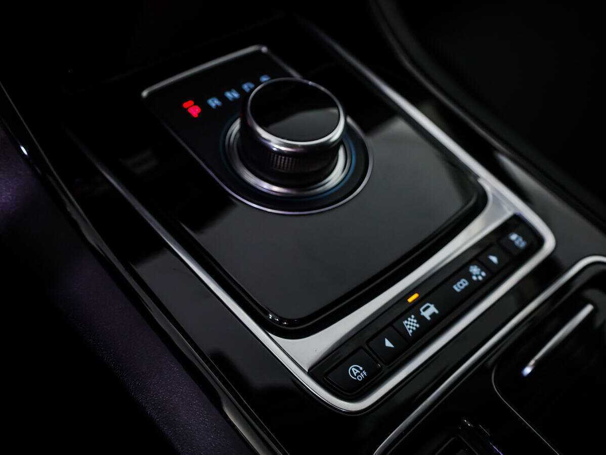 Jaguar XE, 2017 Фото №15