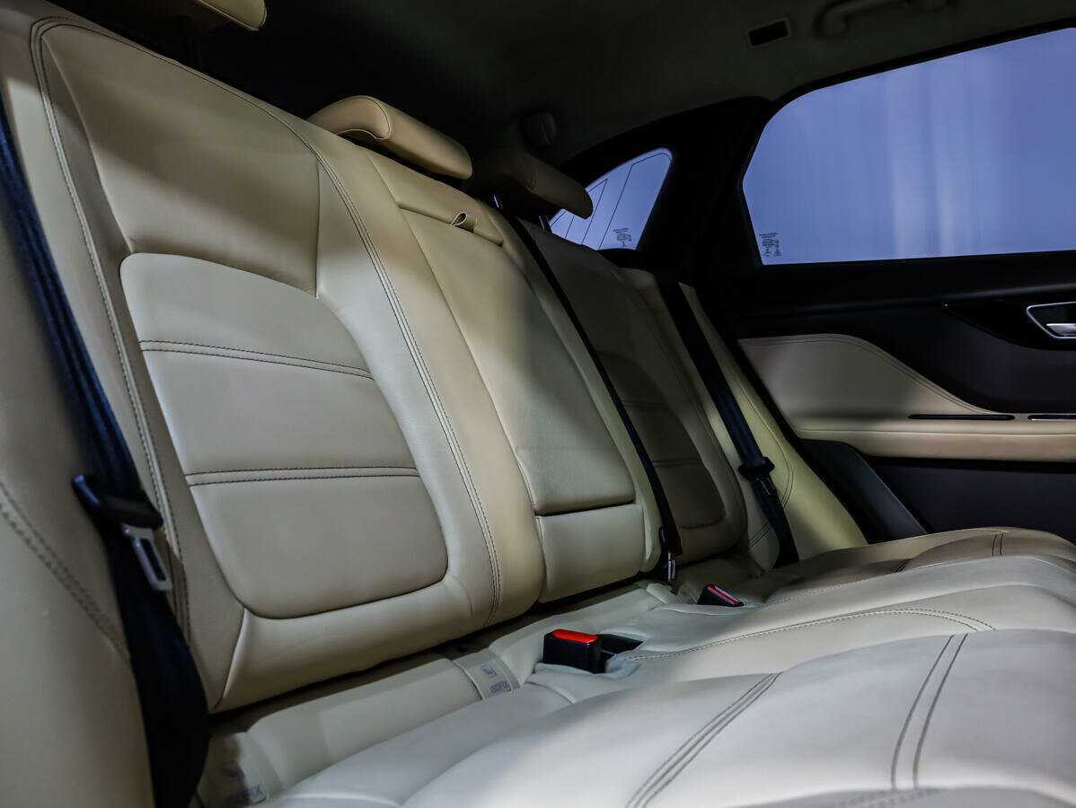 Jaguar F-Pace, 2018 Фото №12