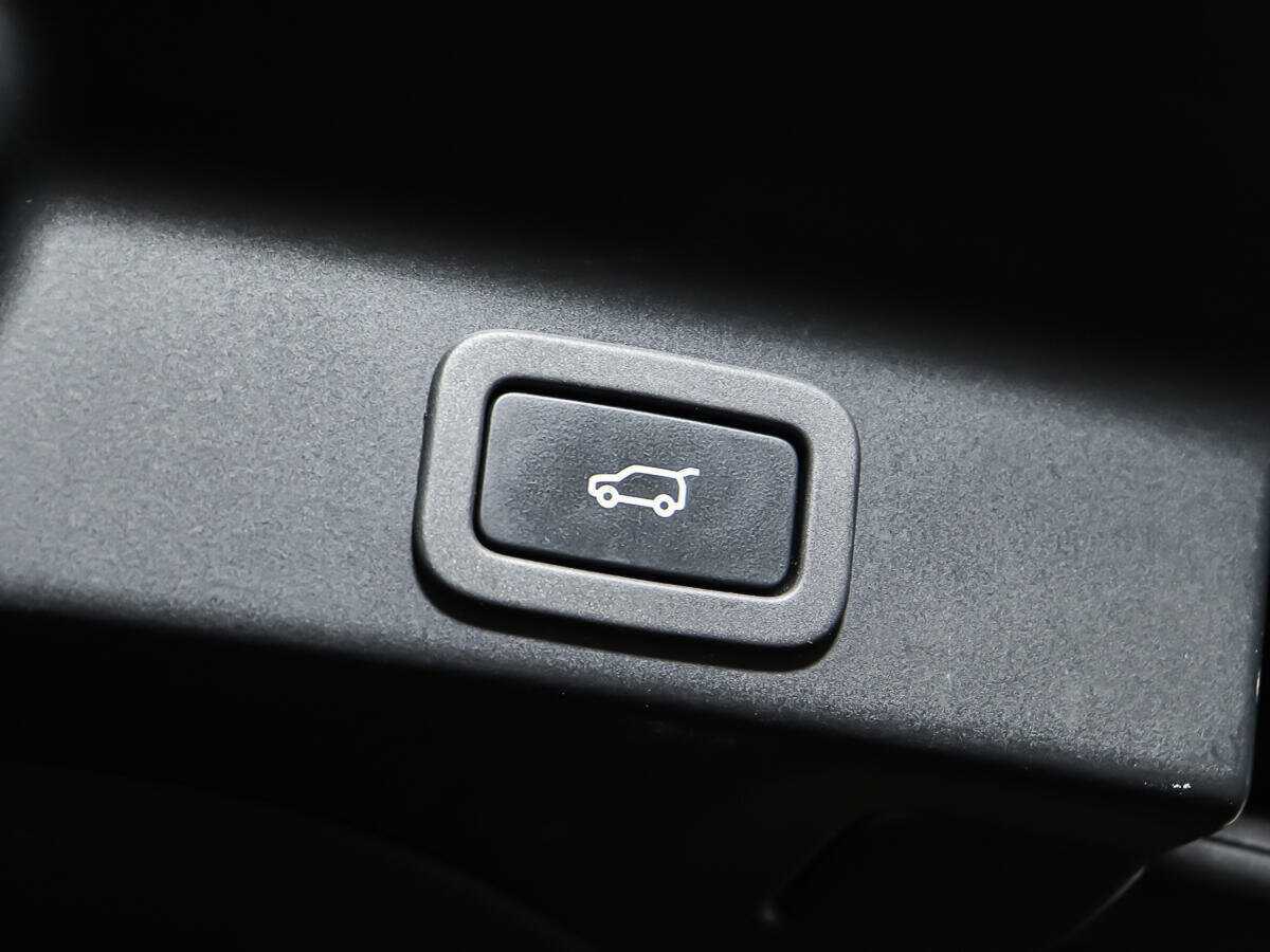 Jaguar F-Pace, 2016 Фото №16