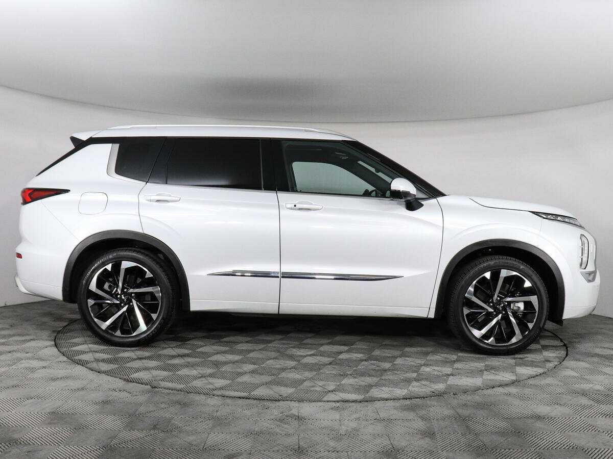 Mitsubishi Outlander, 2023 - 14 675 км. | Фото №4