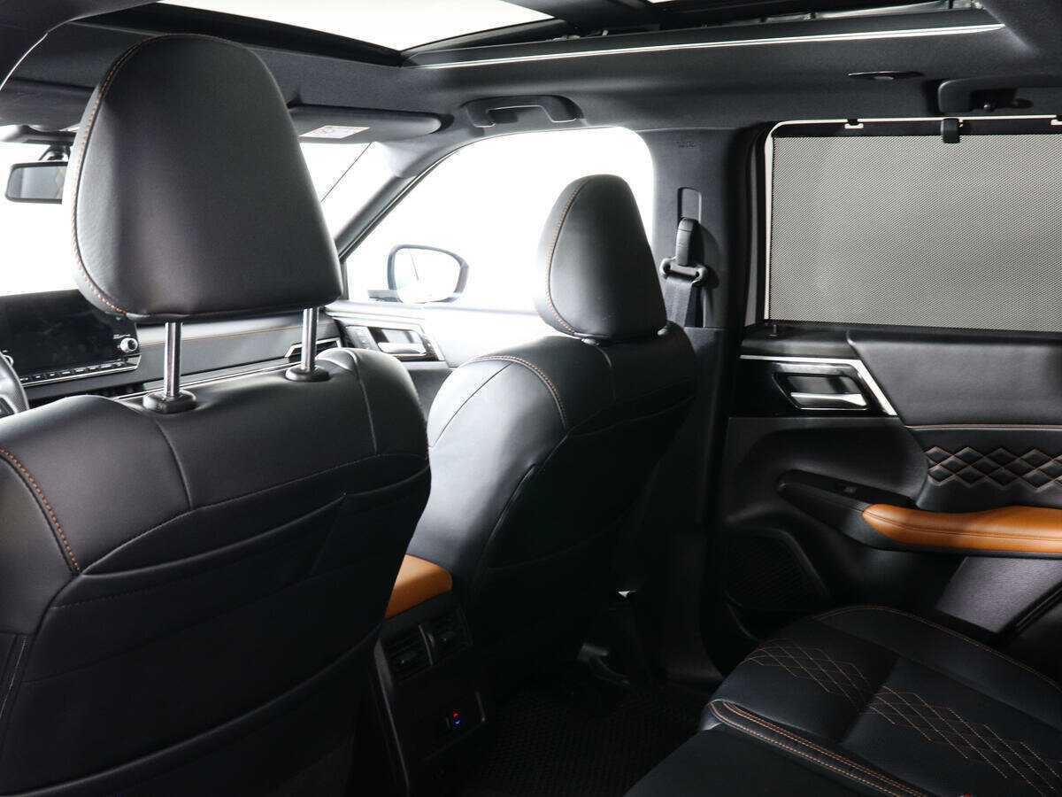 Mitsubishi Outlander, 2023 Фото №12