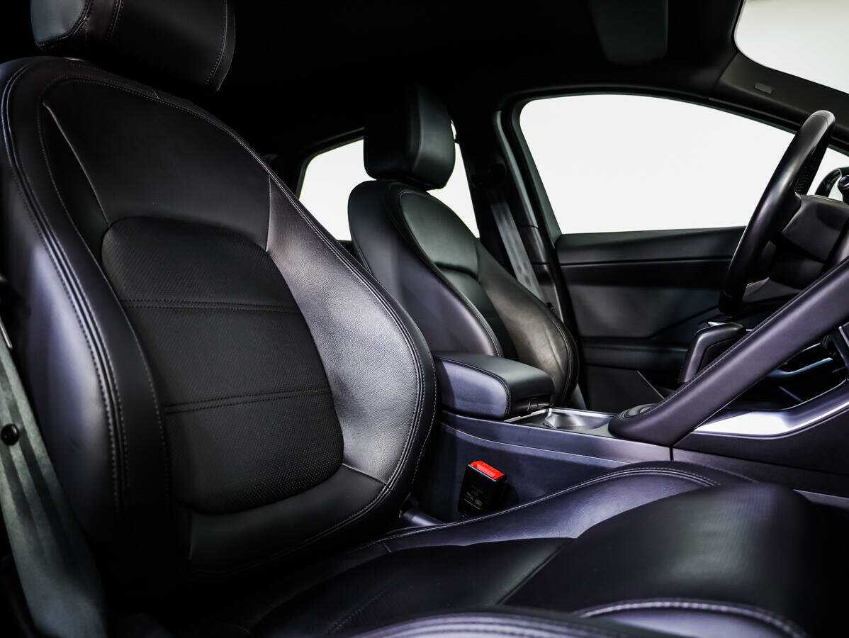 Jaguar E-Pace, 2018 Фото №11