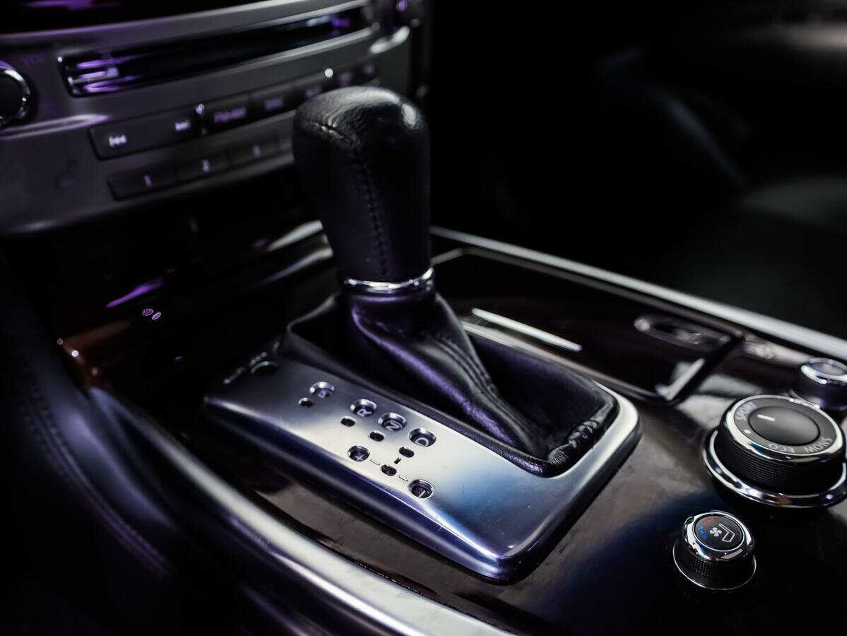 Infiniti M25, 2012 Фото №15