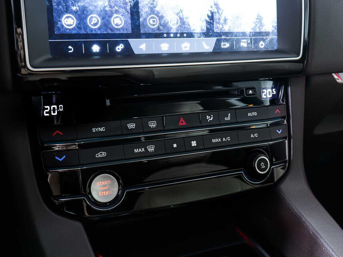 Jaguar F-Pace, 2016 Фото №22