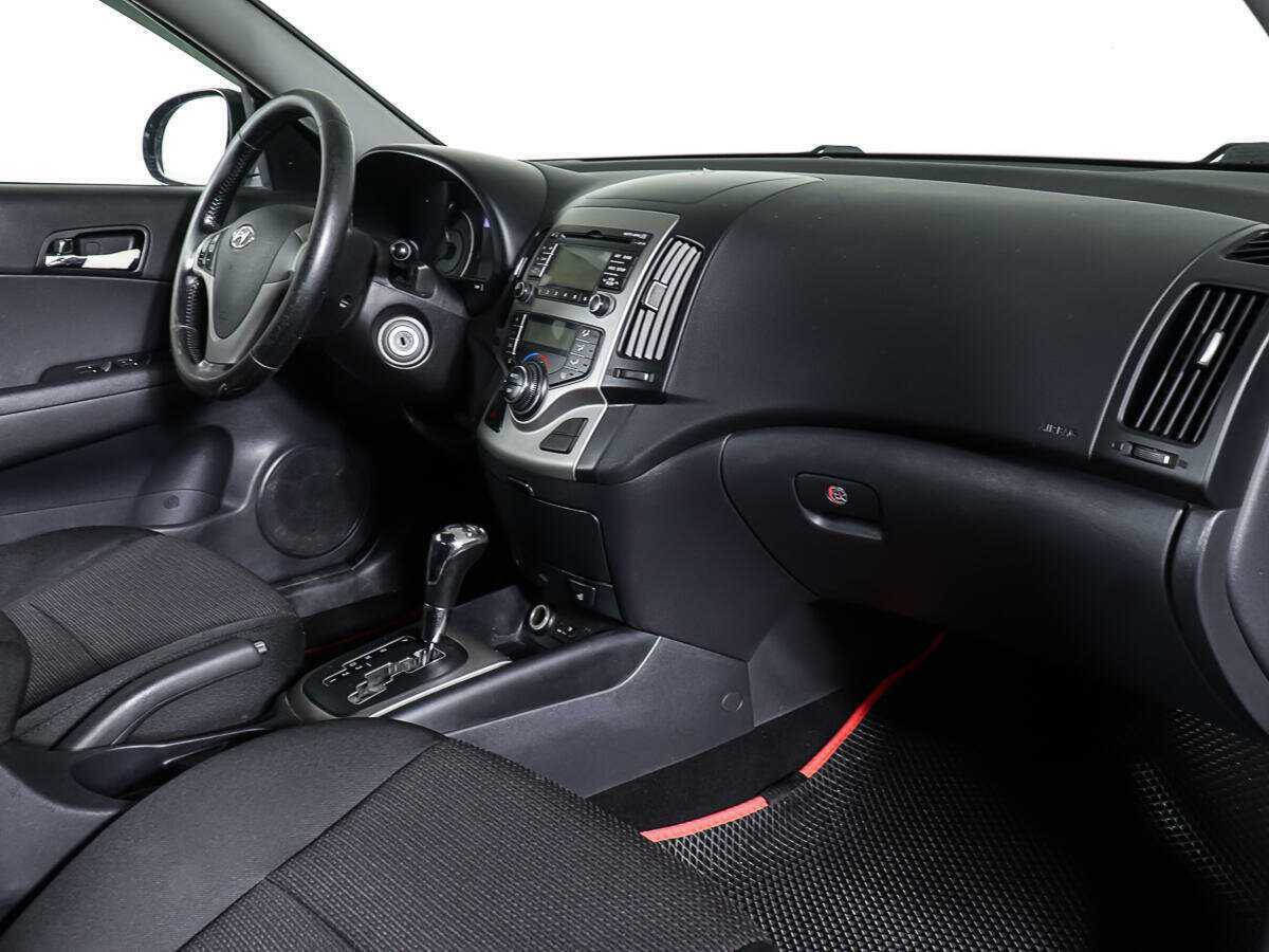 Hyundai i30, 2011 Фото №9