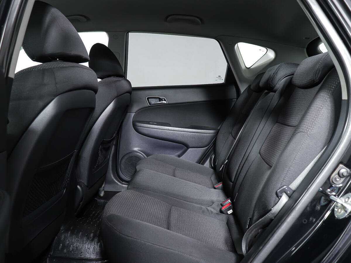 Hyundai i30, 2011 Фото №10