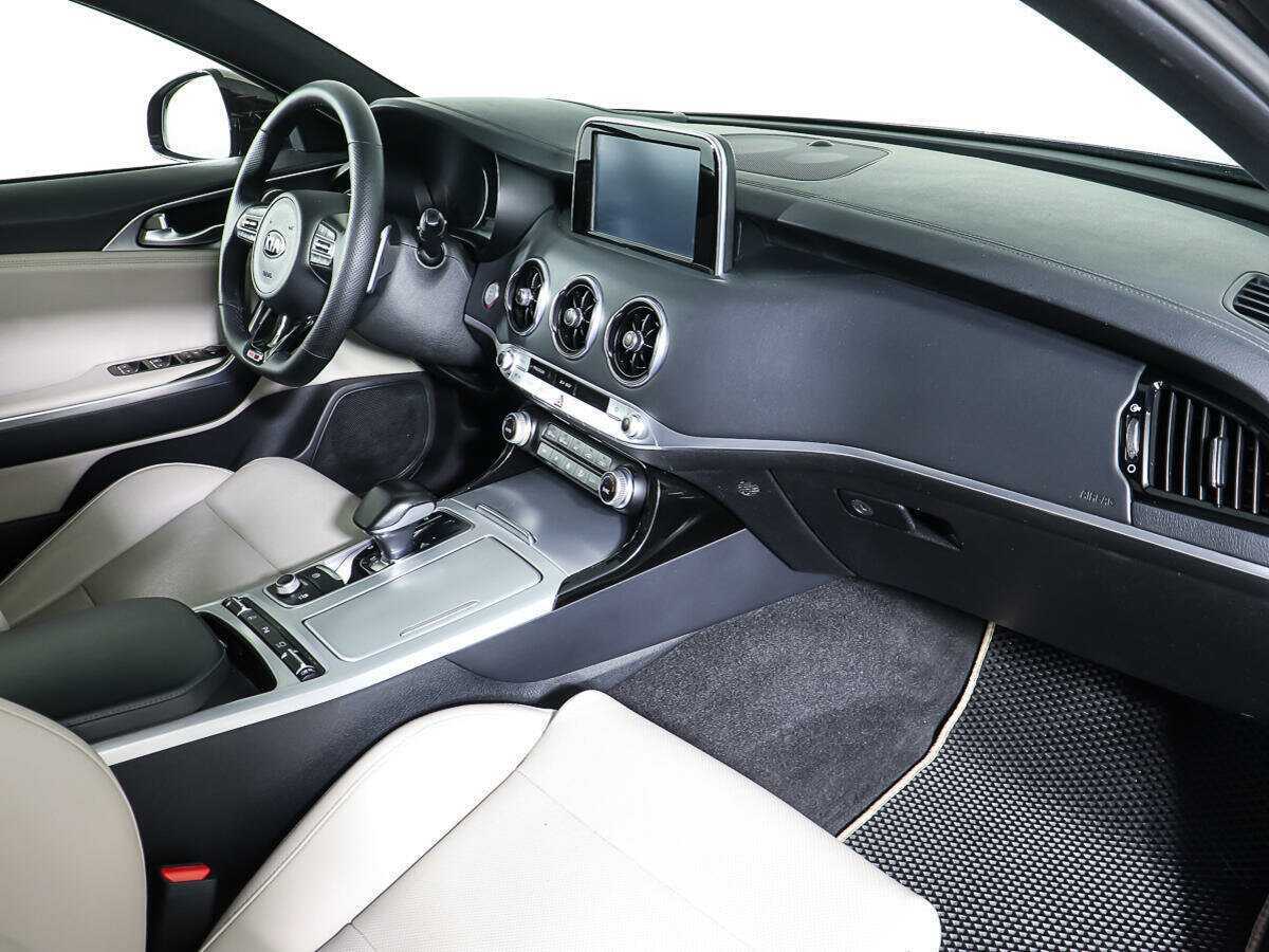 Kia Stinger, 2018 Фото №9