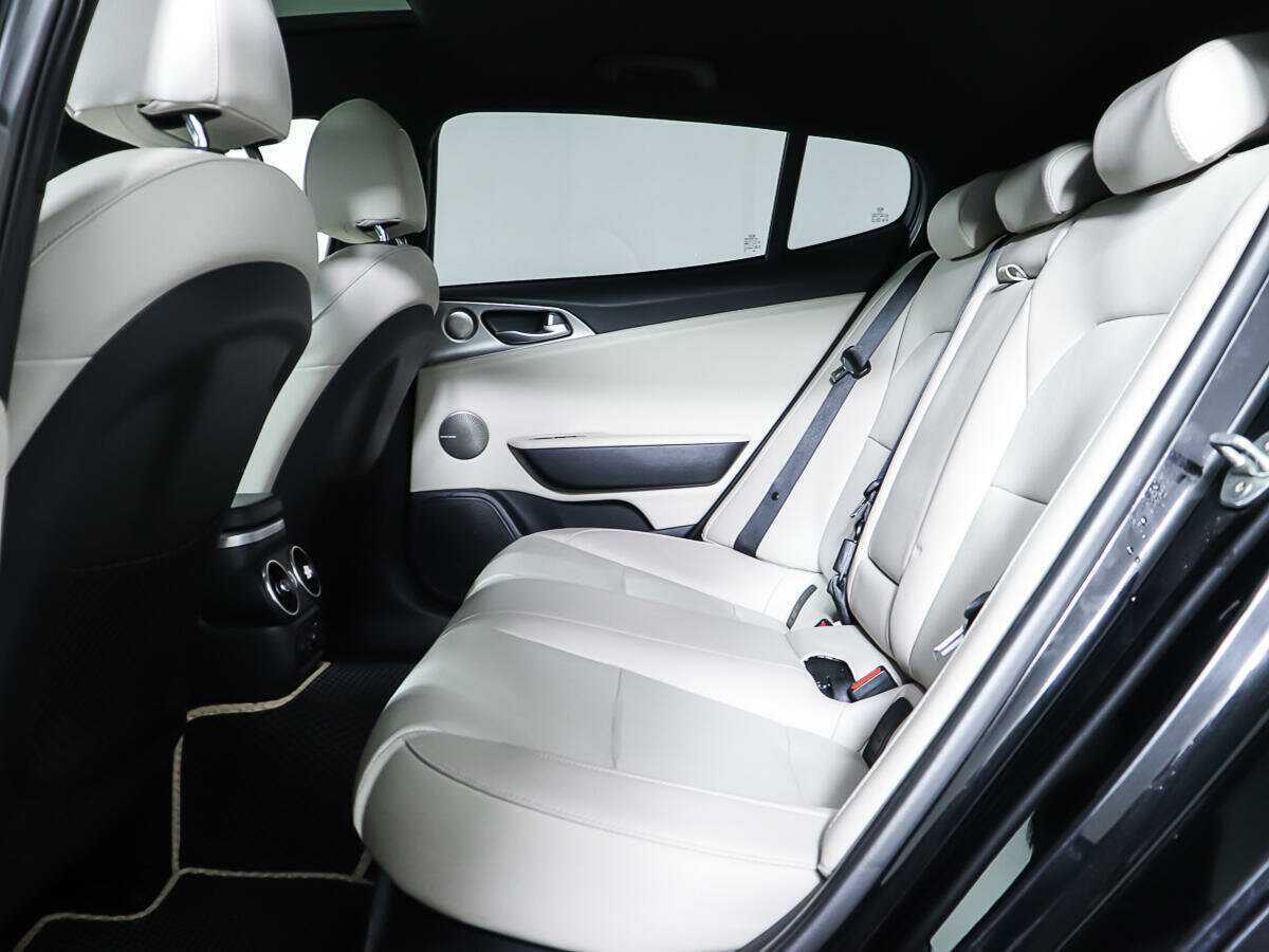 Kia Stinger, 2018 Фото №10