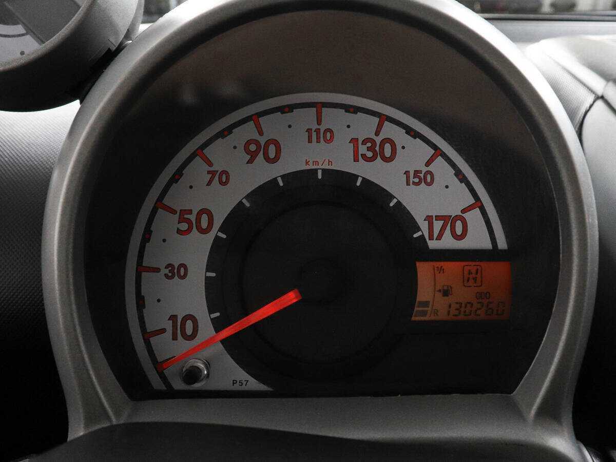 Peugeot 107, 2011 Фото №11