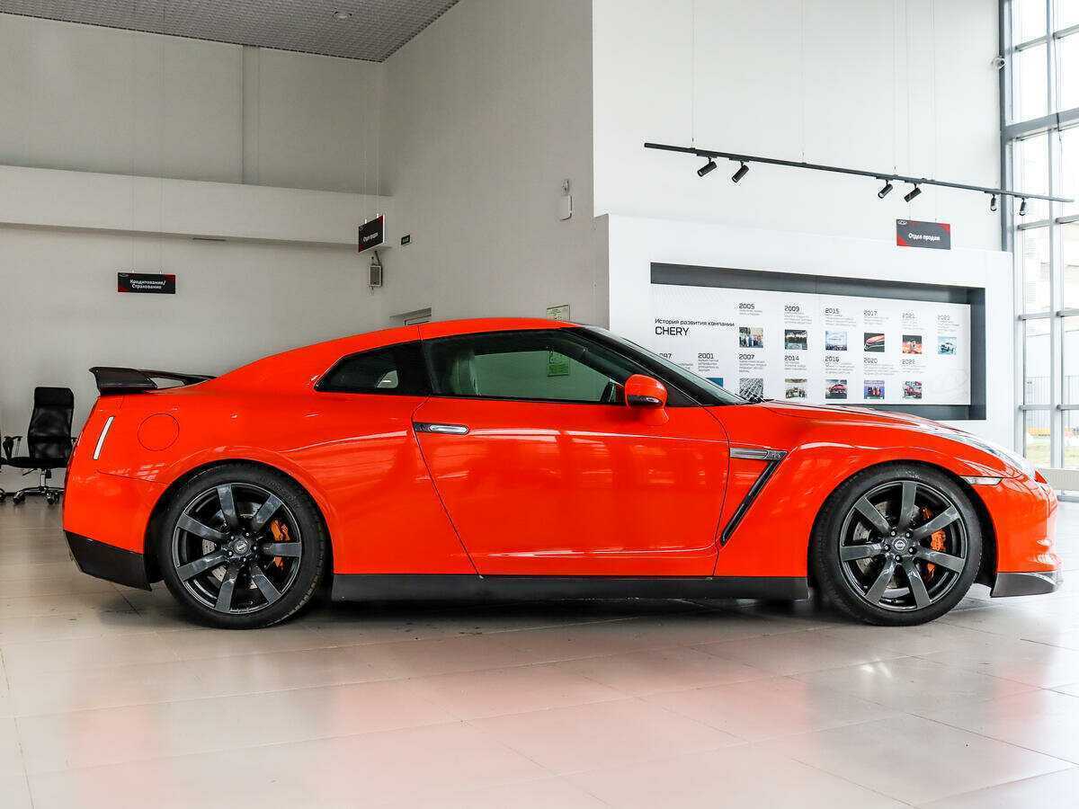 Nissan GT-R, 2010 Фото №3