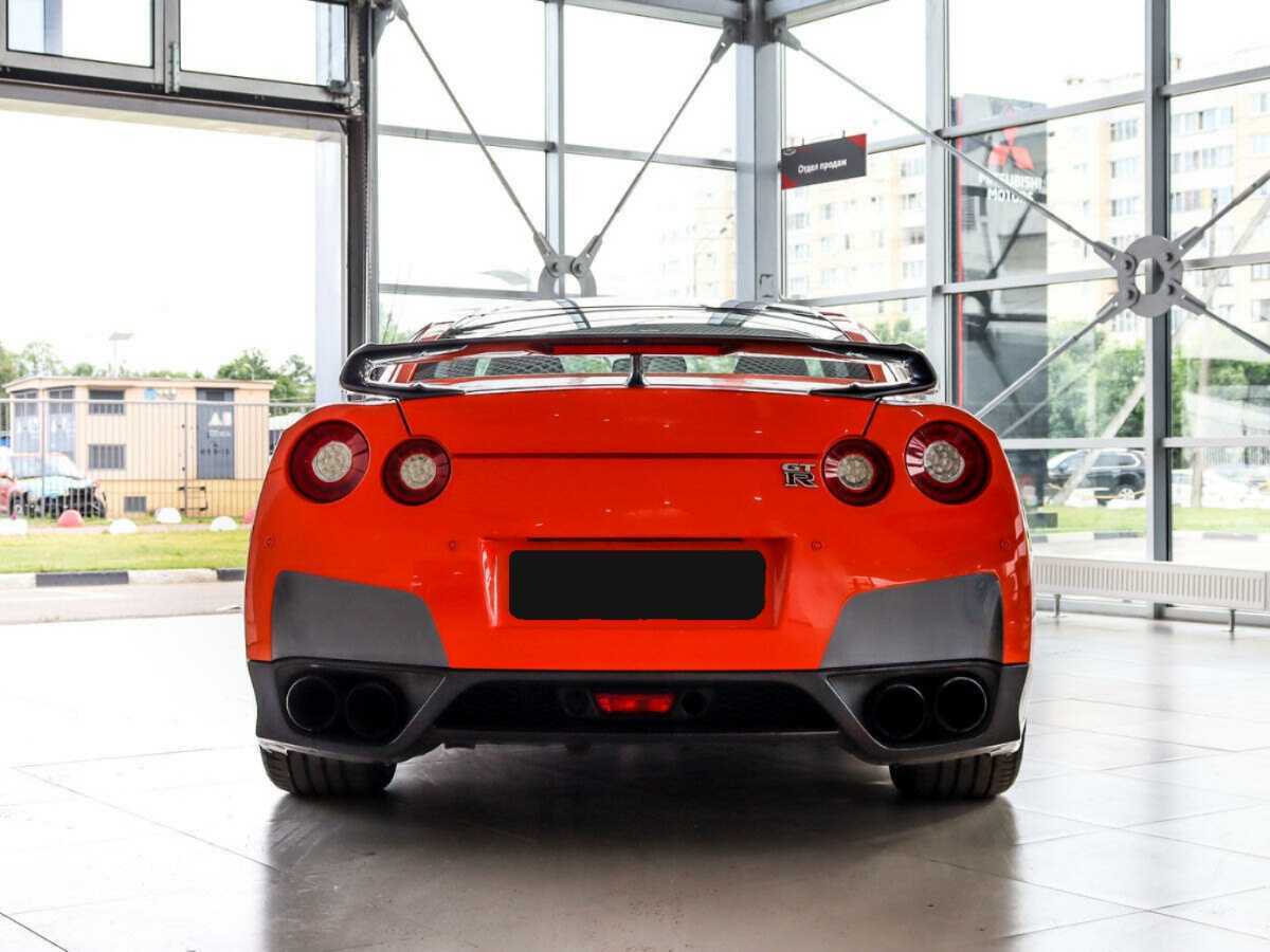 Nissan GT-R, 2010 Фото №5