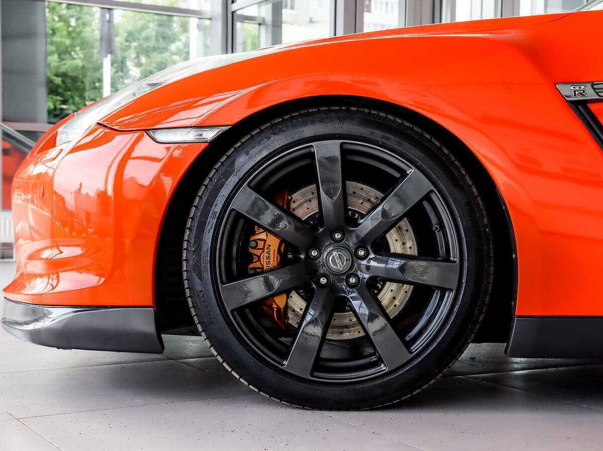 Nissan GT-R, 2010 Фото №8