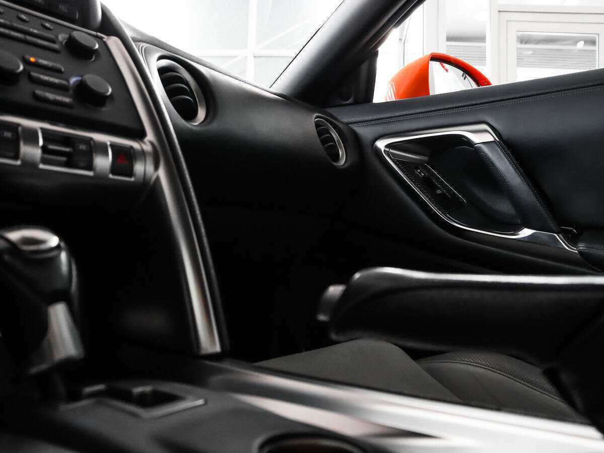 Nissan GT-R, 2010 Фото №14