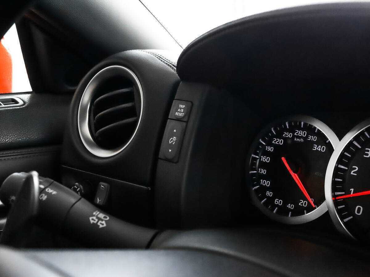 Nissan GT-R, 2010 Фото №15