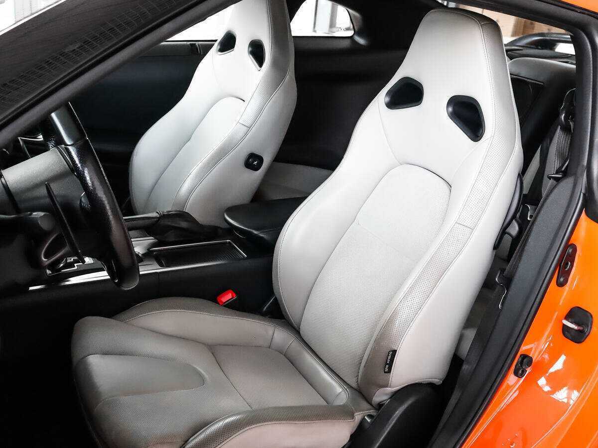 Nissan GT-R, 2010 Фото №16