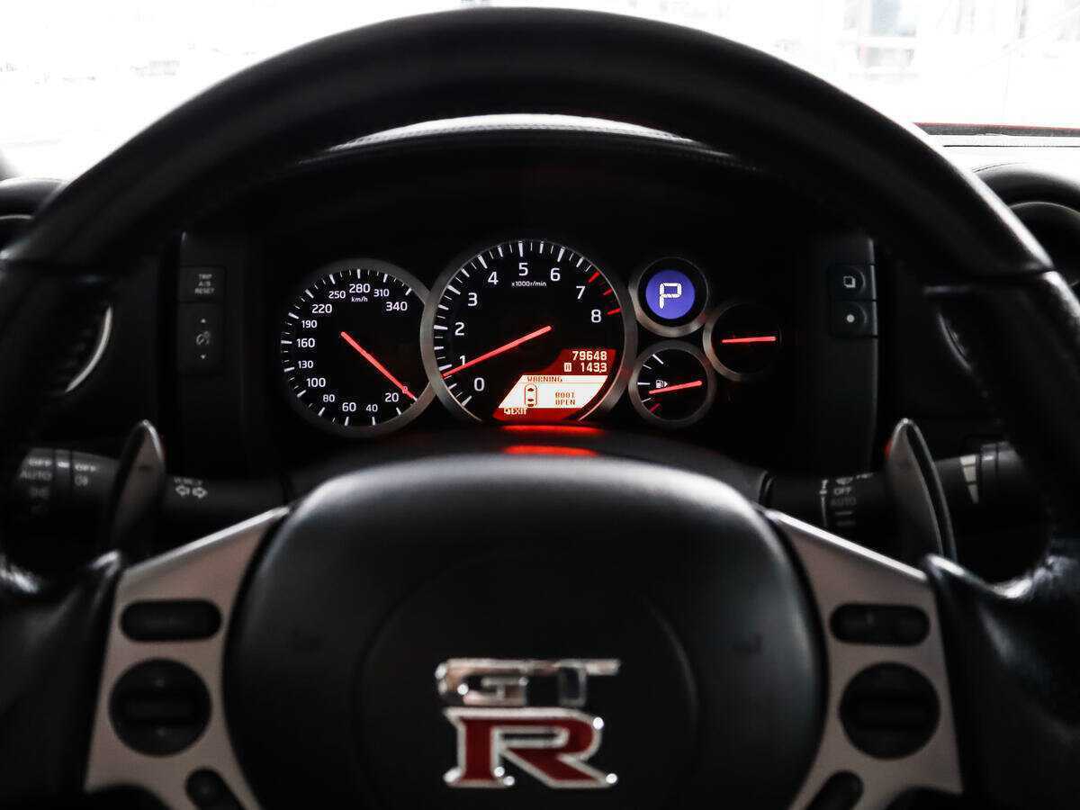 Nissan GT-R, 2010 Фото №19
