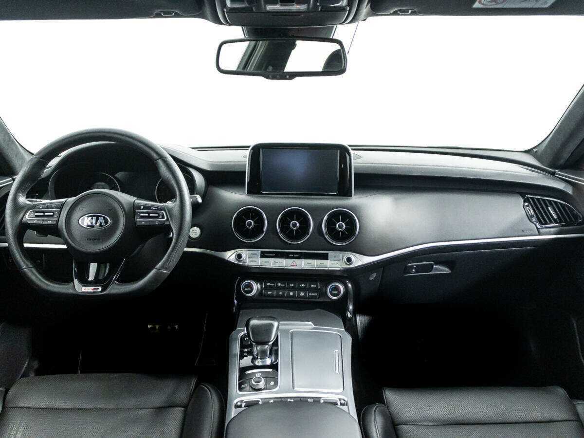 Kia Stinger, 2018 Фото №12