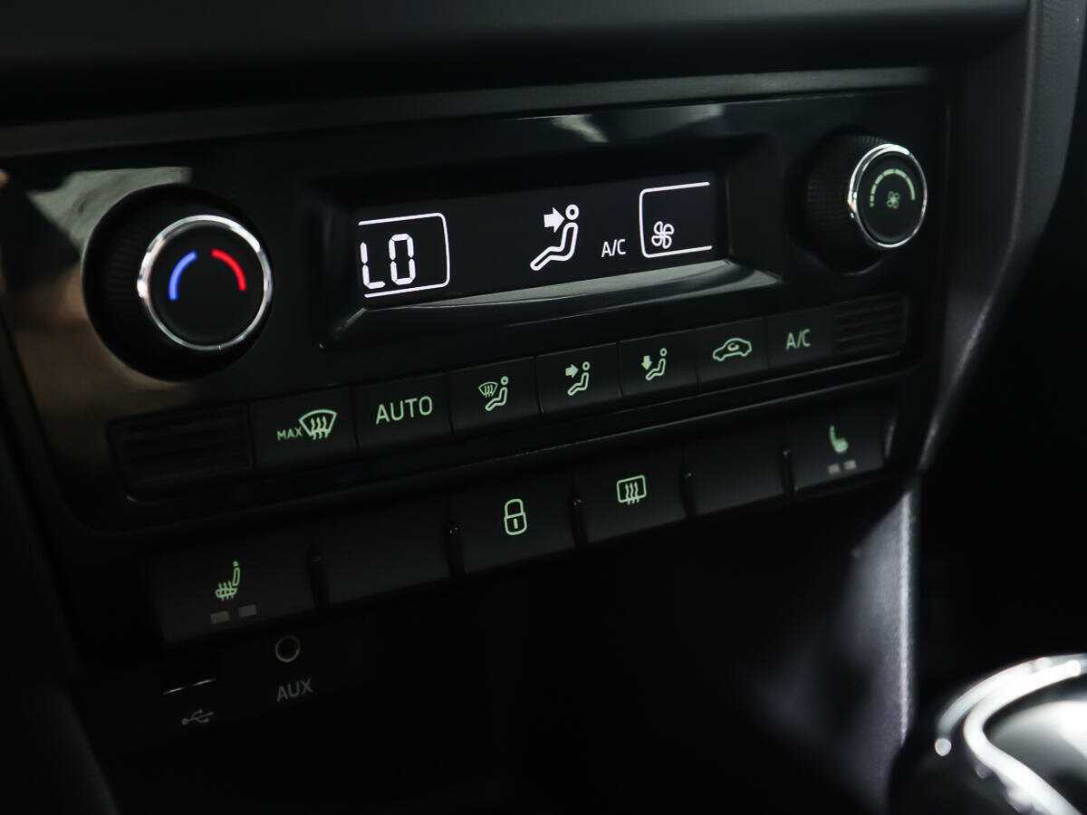 Skoda Rapid, 2017 Фото №17