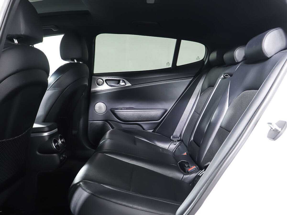 Kia Stinger, 2018 Фото №10
