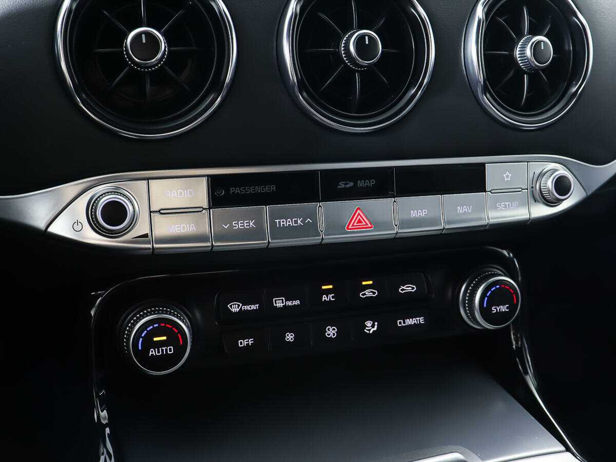 Kia Stinger, 2018 Фото №20