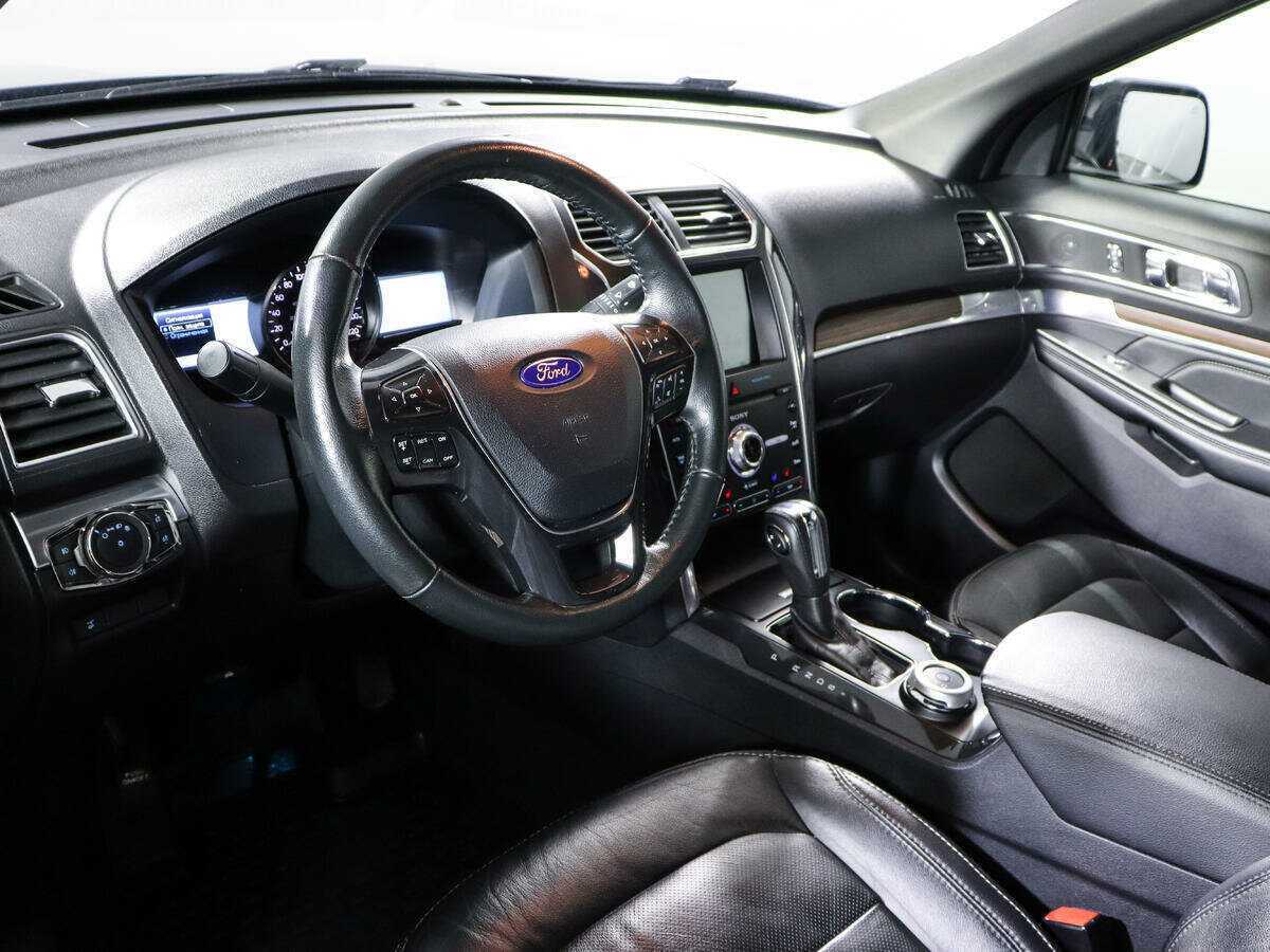 Ford Explorer, 2019 Фото №12