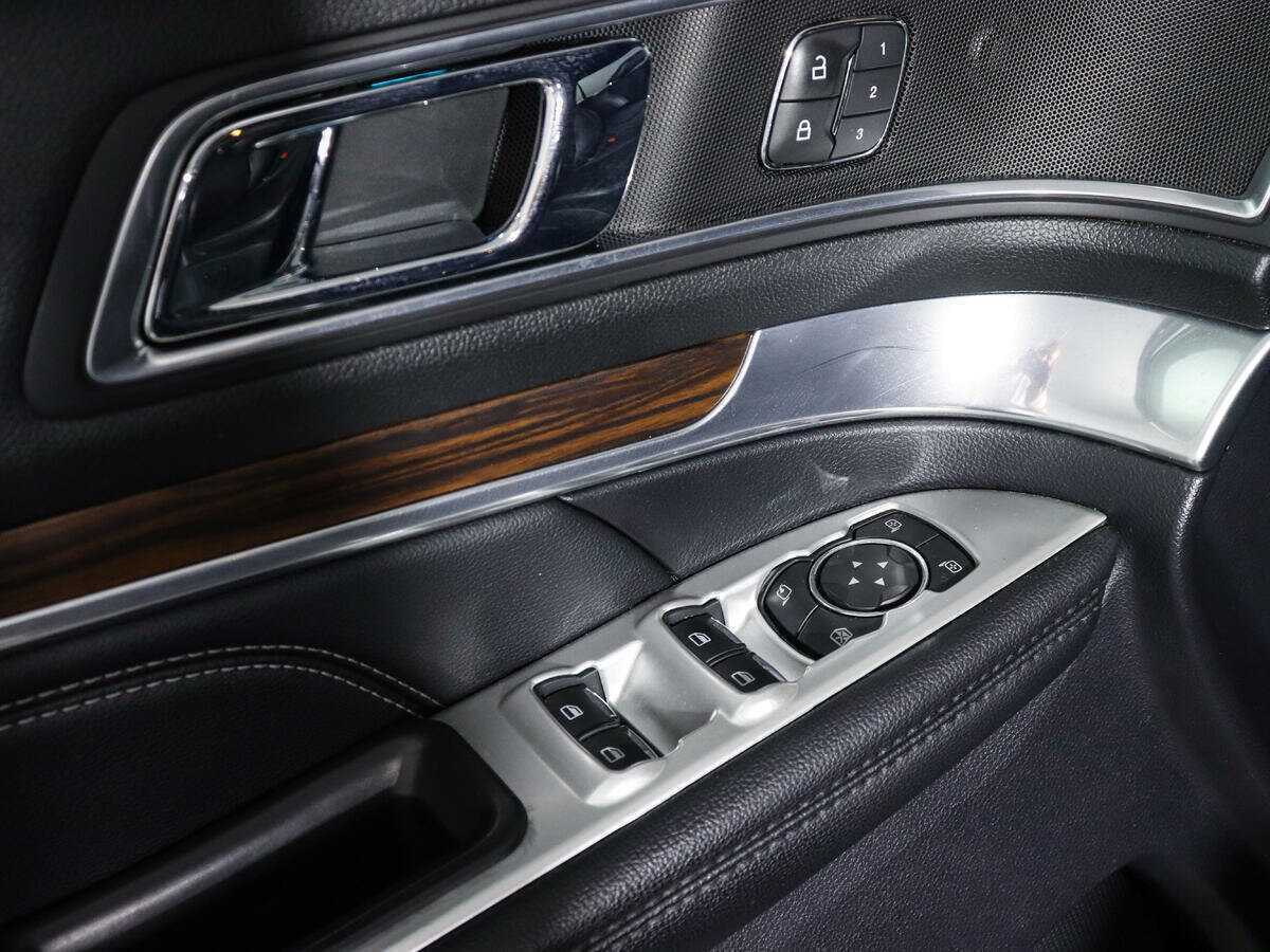 Ford Explorer, 2019 Фото №17