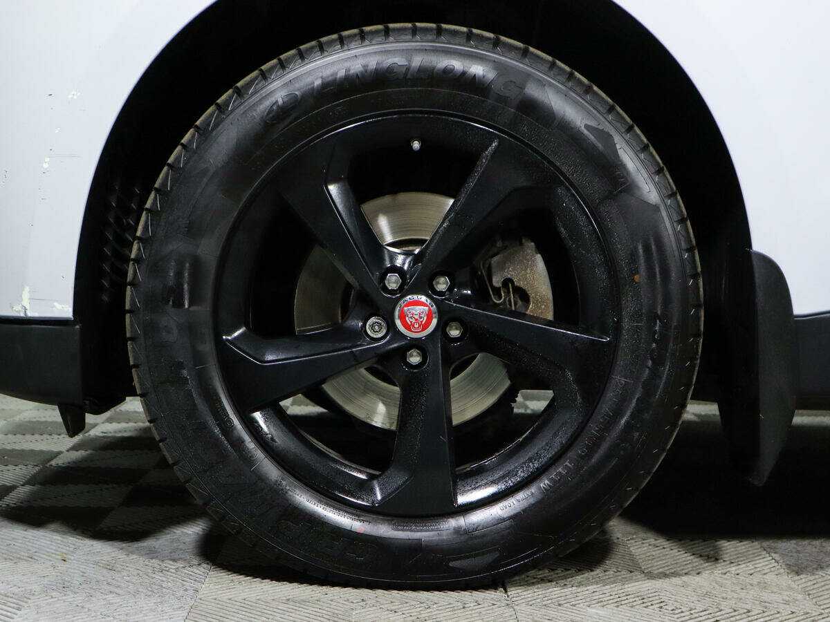 Jaguar F-Pace, 2016 Фото №14