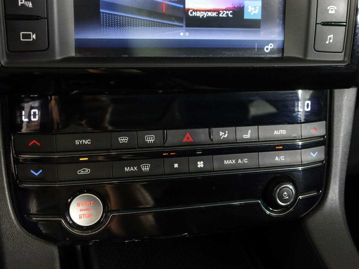 Jaguar F-Pace, 2016 Фото №25