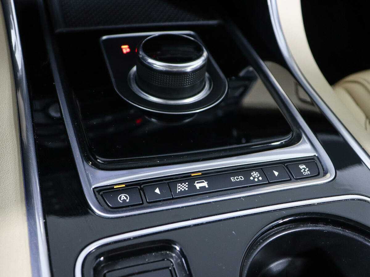 Jaguar XE, 2016 Фото №24