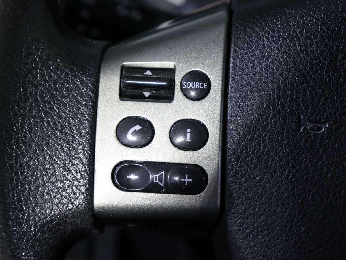 Nissan Tiida, 2011 Фото №14