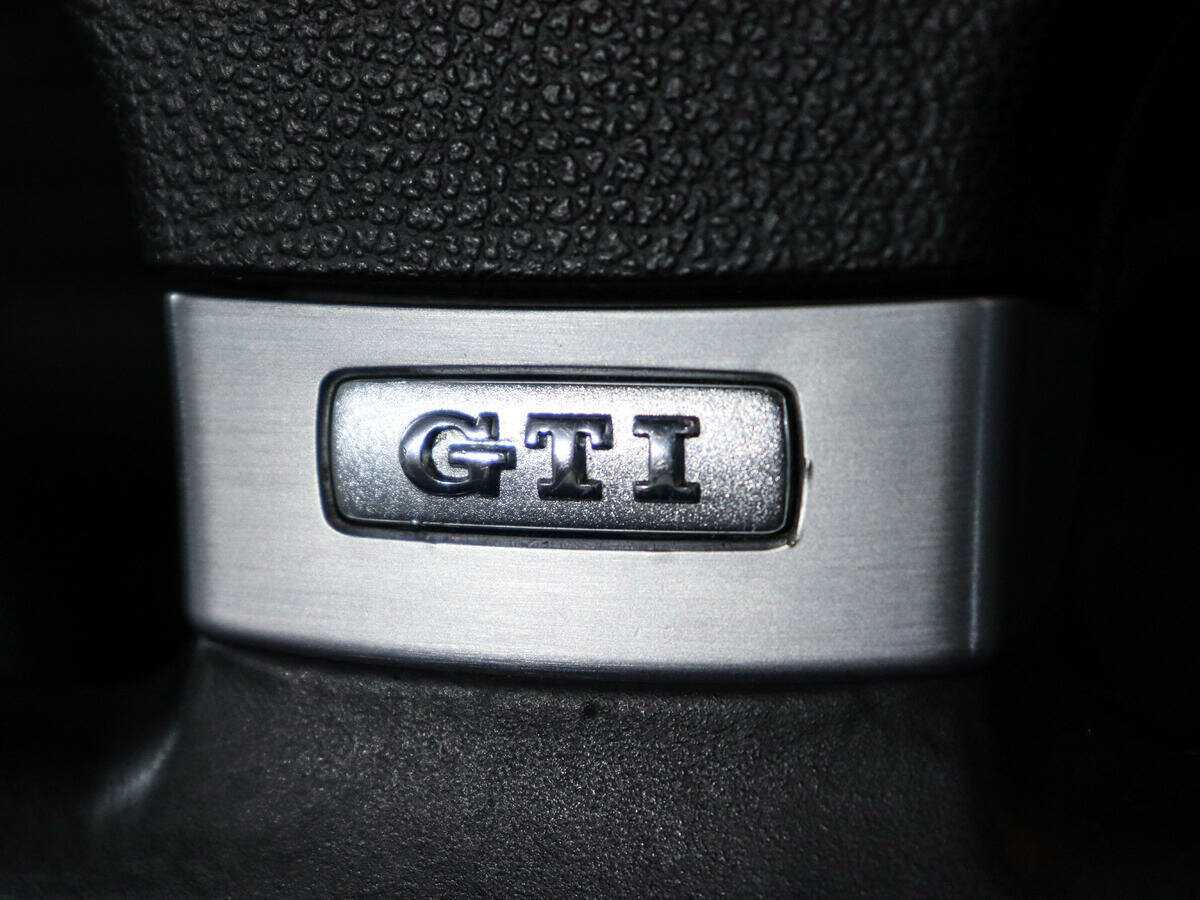Volkswagen Golf GTI, 2008 Фото №16