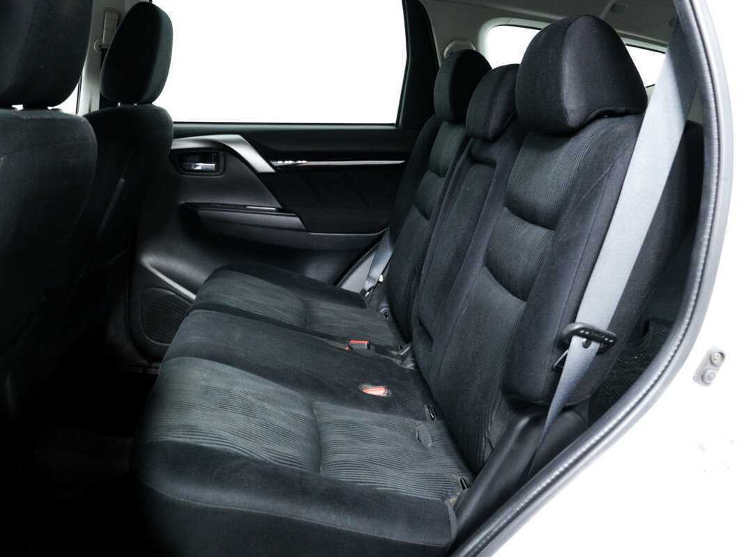 Mitsubishi Pajero Sport, 2018 Фото №12