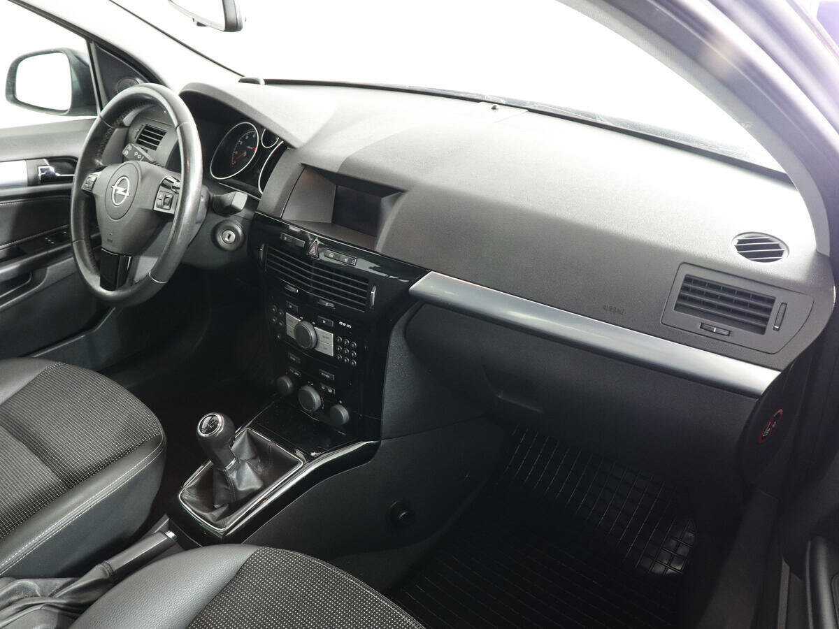 Opel Astra, 2010 - 213 809 км. | Фото №6