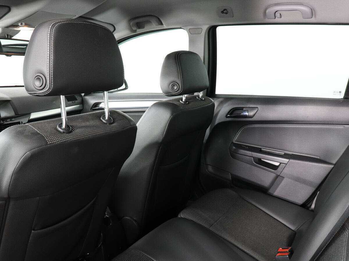 Opel Astra, 2010 - 213 809 км. | Фото №8