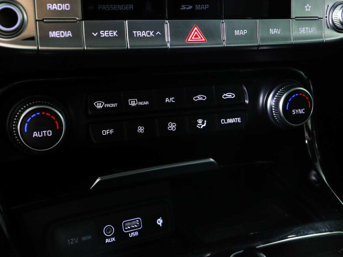 Kia Stinger, 2019 Фото №16