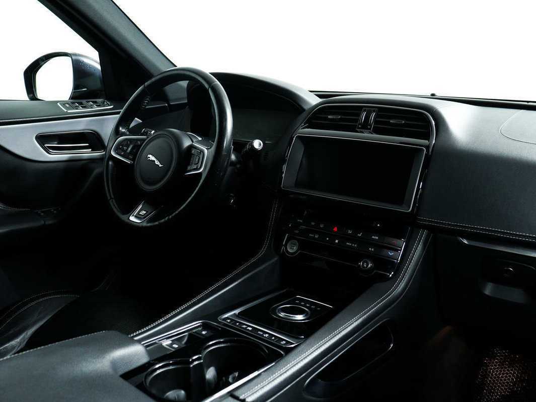 Jaguar F-Pace, 2016 Фото №9