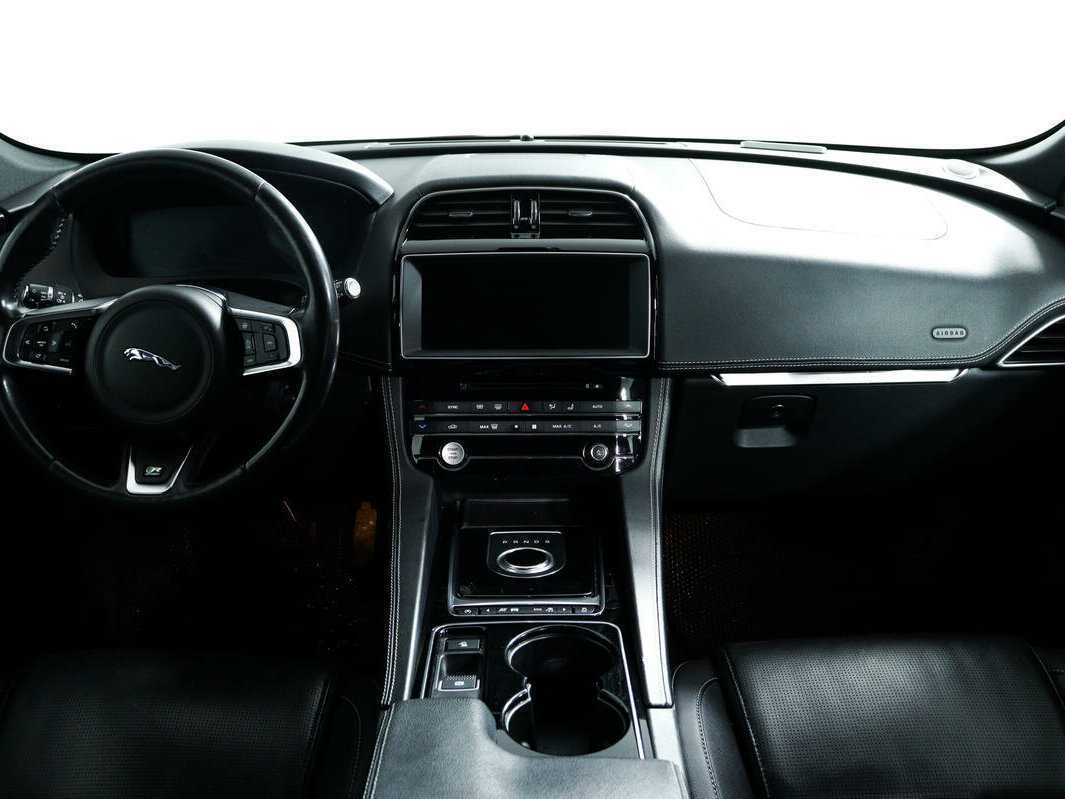 Jaguar F-Pace, 2016 Фото №11