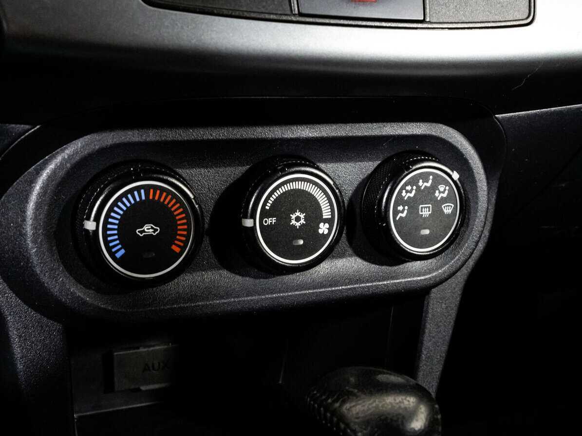 Mitsubishi Lancer, 2010 Фото №13